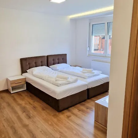 Zara Apartmanhotel *